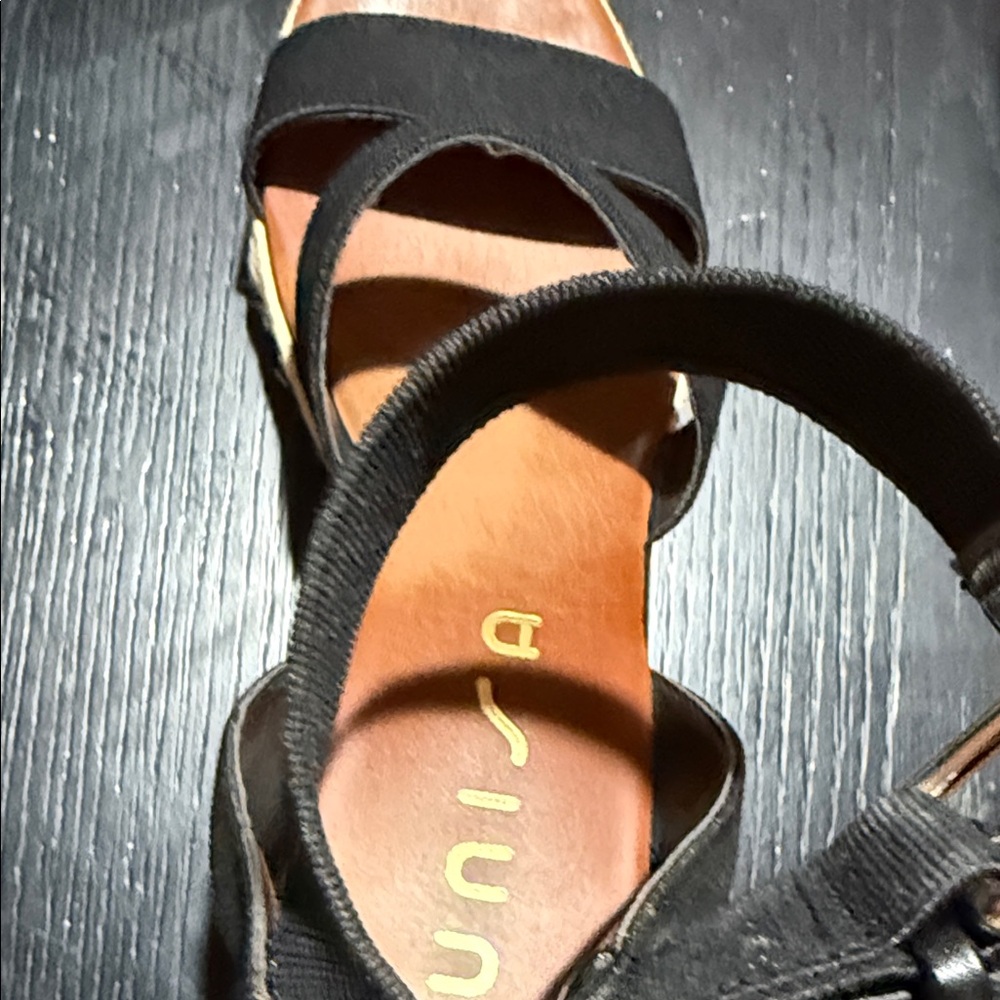 Unisa Black Strappy Women's Sandals